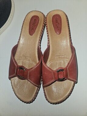 Minnetonka red leather sandals 10